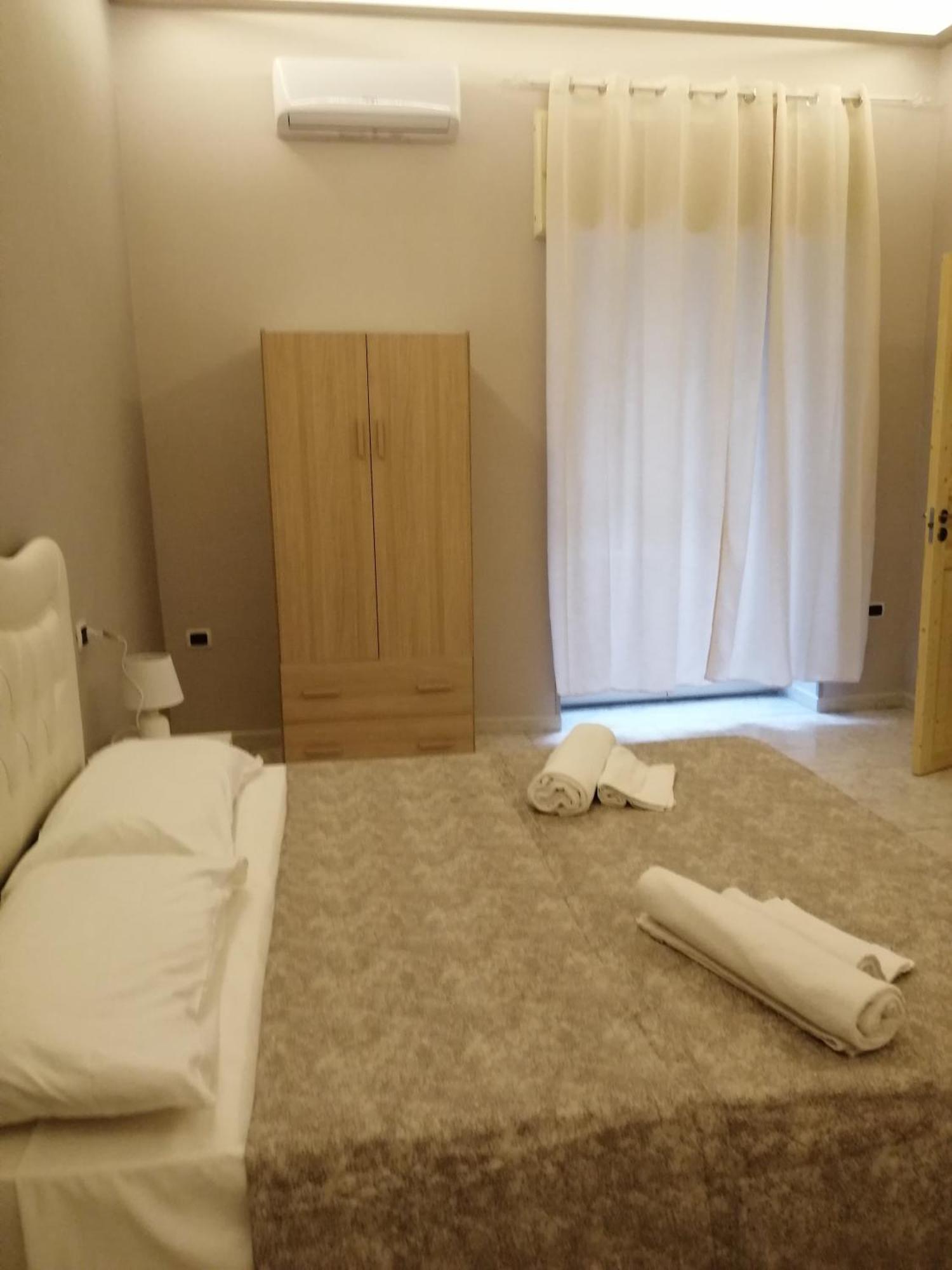 Guest House Francesco Νάπολη Εξωτερικό φωτογραφία