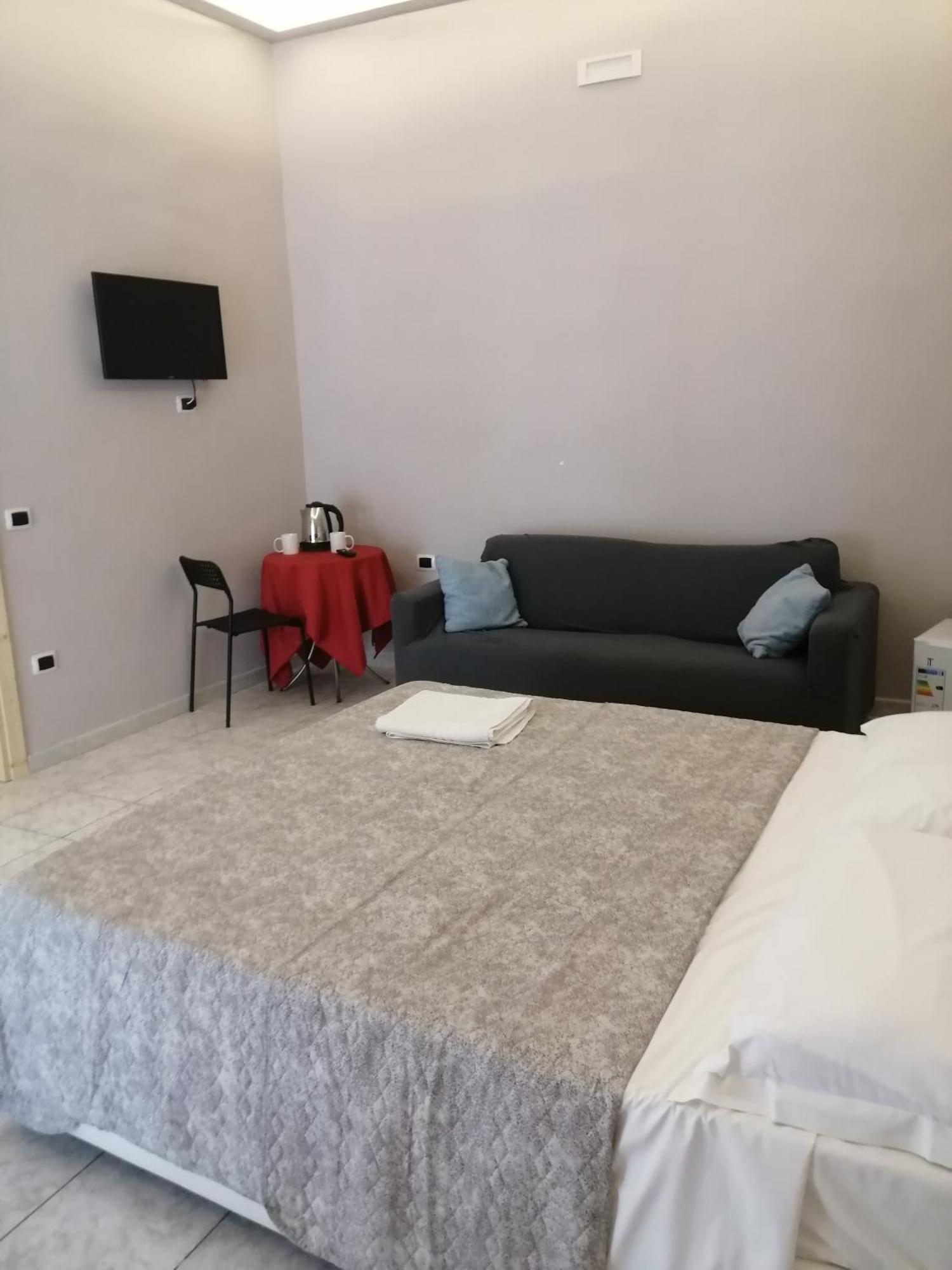 Guest House Francesco Νάπολη Εξωτερικό φωτογραφία