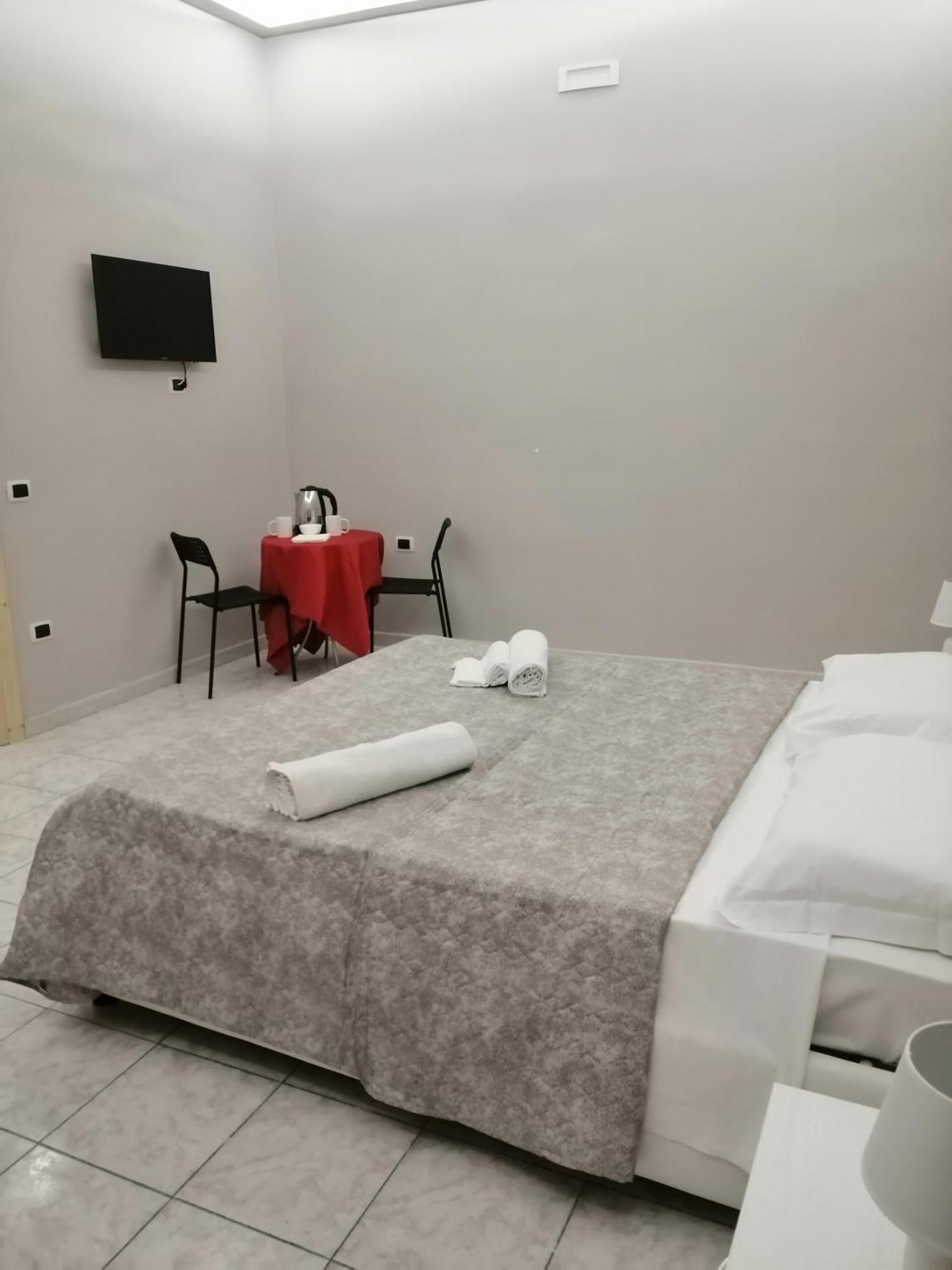 Guest House Francesco Νάπολη Εξωτερικό φωτογραφία
