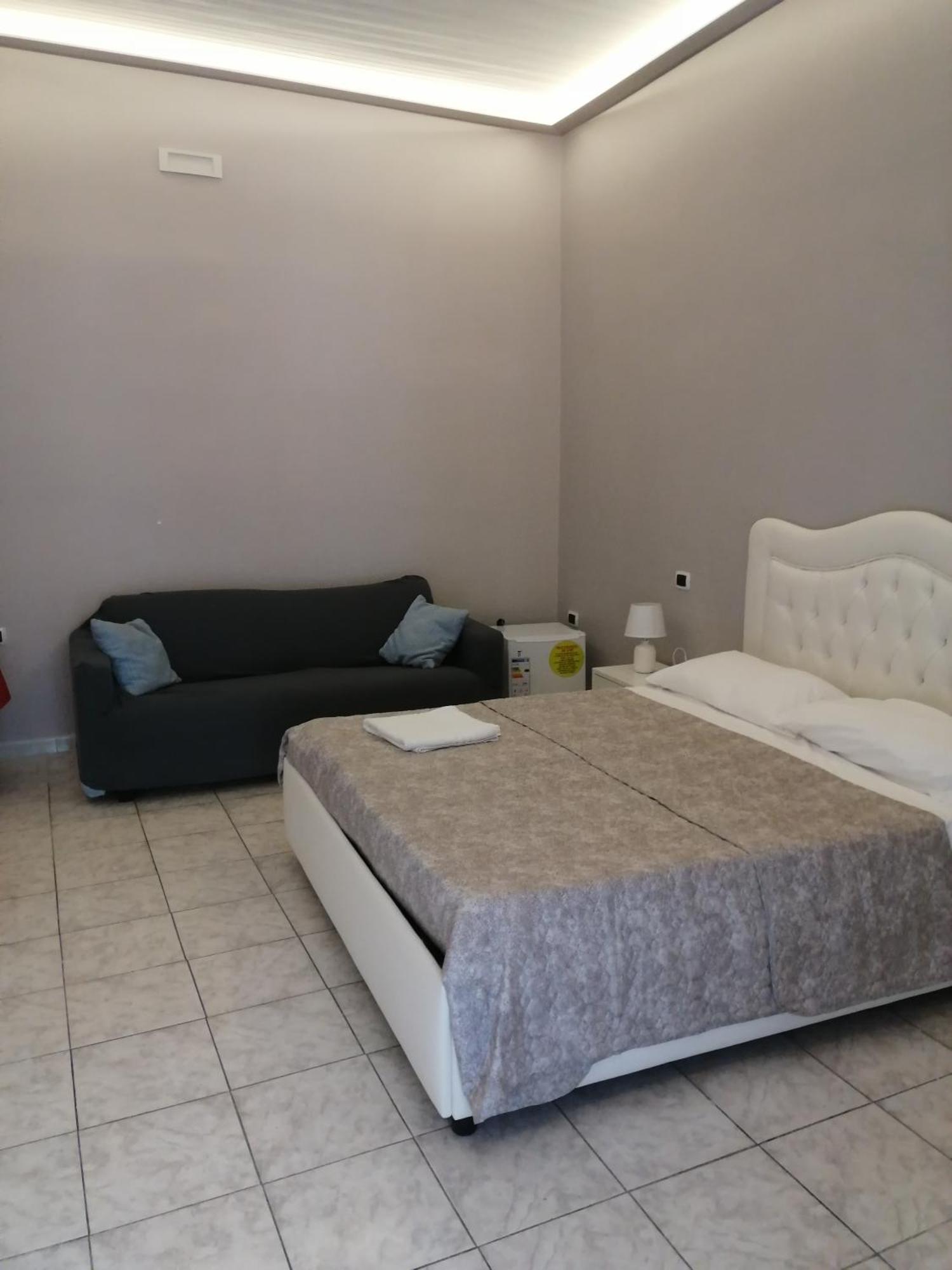 Guest House Francesco Νάπολη Εξωτερικό φωτογραφία