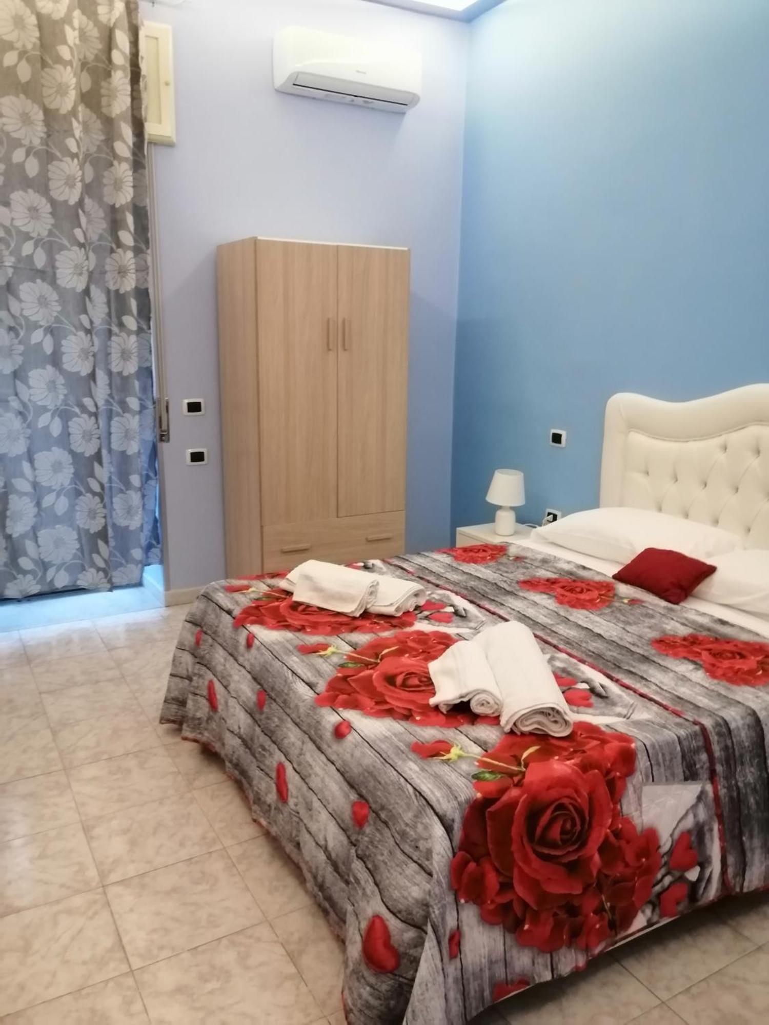 Guest House Francesco Νάπολη Εξωτερικό φωτογραφία